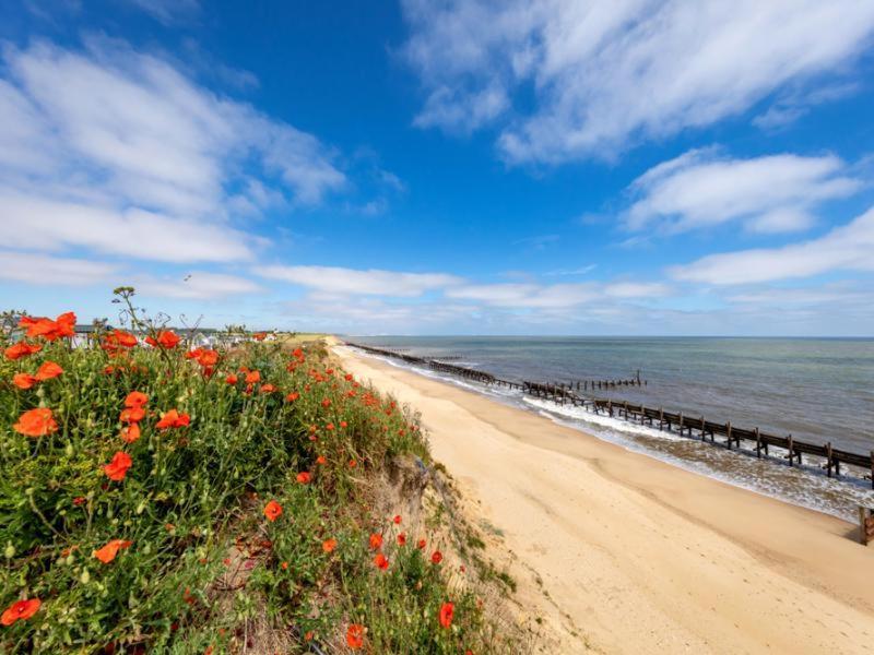 The Winchester Luxury Pet Friendly Caravan On Broadland Sands Holiday Park Between Lowestoft And Great Yarmouth Hotel Corton  Buitenkant foto