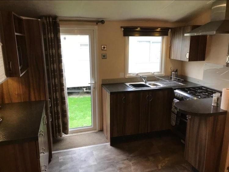 The Winchester Luxury Pet Friendly Caravan On Broadland Sands Holiday Park Between Lowestoft And Great Yarmouth Hotel Corton  Buitenkant foto